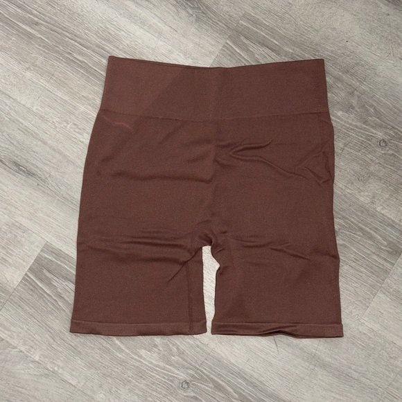 Gilly Hicks (Hollister) Women's Ribbed Brown Biker Shorts - Picture 4 of 5